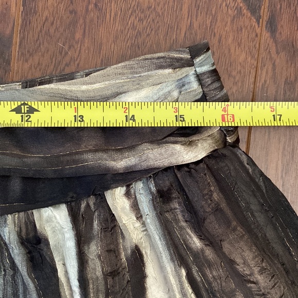 🆕 H&M skirt in size 10 - Picture 5 of 9